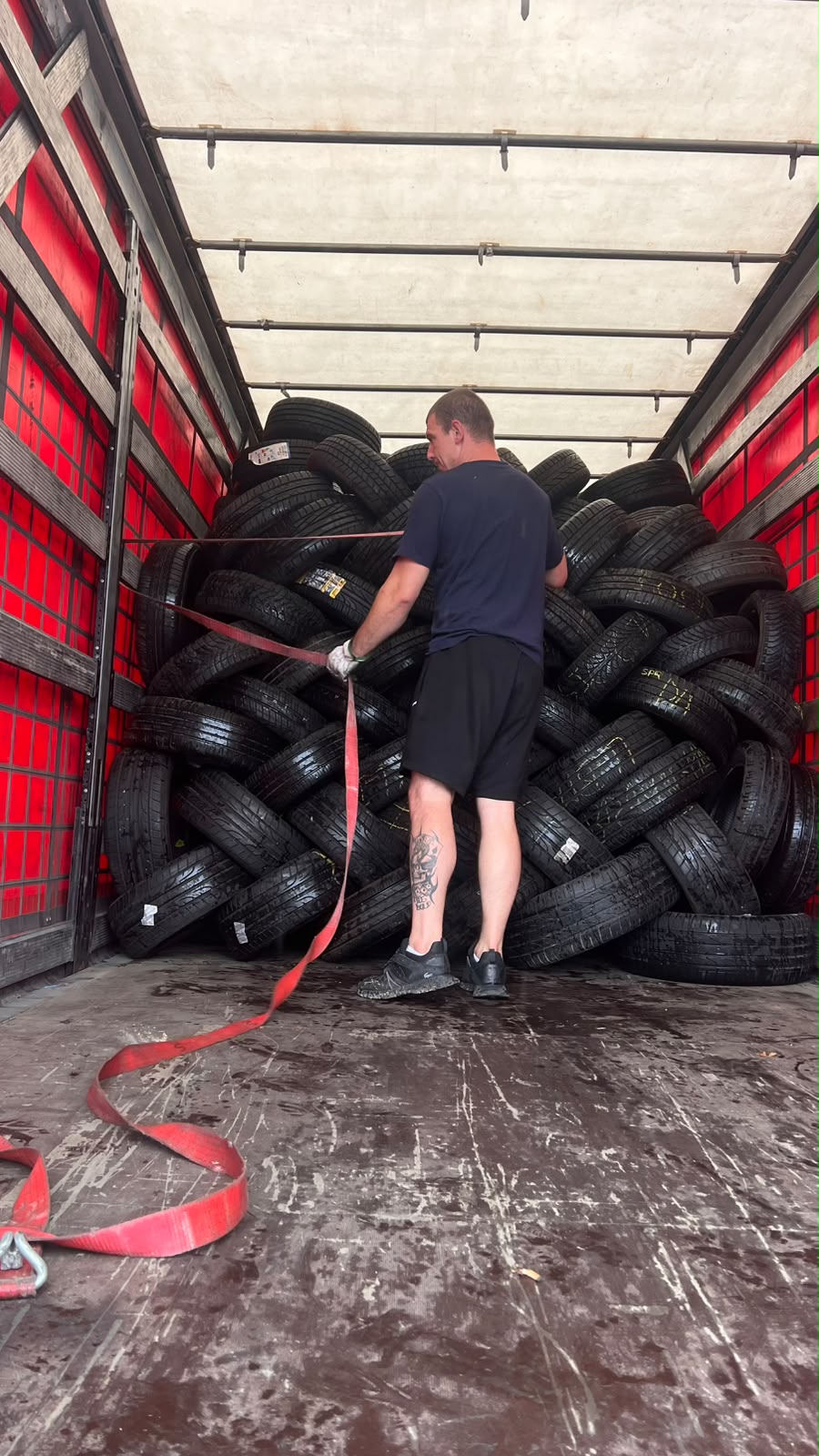 Container Loading — Tyre Express